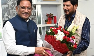 मुख्यमंत्री विष्णु देव साय से केंद्रीय राज्यमंत्री रामदास अठावले ने की सौजन्य मुलाकात