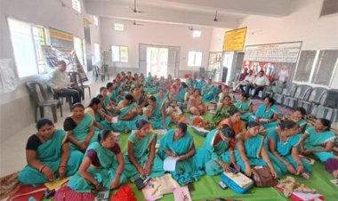 सेंट्रिंग प्लेट बना महिलाओं के स्वरोजगार का जरिया