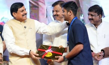 सीएम डॉ. मोहन यादव की घोषणा- अगले सत्र से मेधावियों को लैपटाप खरीदकर देगी सरकार