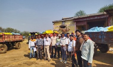 खाद-बीज की पर्याप्त उपलब्धता, उठाव जारी
