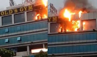 तेलीबांधा के गोल्ड जिम में लगी आग