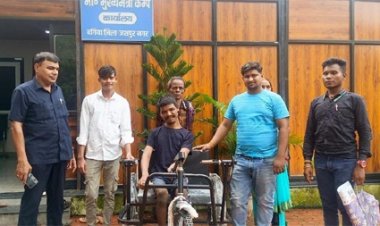 दिव्यांग दीपेश्वर को मिला तत्काल ट्राई सायकल, अब जिंदगी होगी आसान