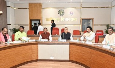 विधानसभा अध्यक्ष डॉ रमन सिंह की अध्यक्षता में विधानसभा के समिति कक्ष में कार्य मंत्रणा समिति की बैठक आयोजित की गई