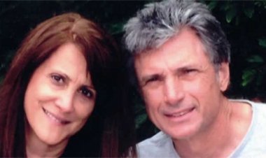 अमेरिकन आइडल की संगीत सुपरवाइजर, उनके संगीतकार पति की हत्या