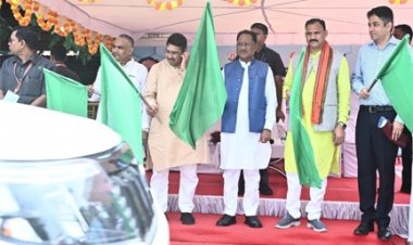 मुख्यमंत्री ने मैदानी स्वास्थ्य अमले के लिए 151 नए वाहनों को दिखाई हरी झंडी