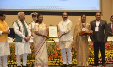 छत्तीसगढ़ ने राष्ट्रीय मंच पर बिखेरी स्वच्छता की चमक, 20 हजार से कम आबादी वाले शहरों में बिल्हा देश का सबसे स्वच्छ शहर