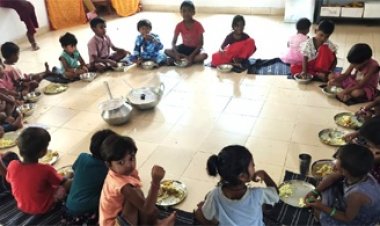 आंगनबाड़ी केंद्रों की बदली तस्वीर : खेलते-खिलखिलाते नन्हे कदमों से संवर रहा भविष्य