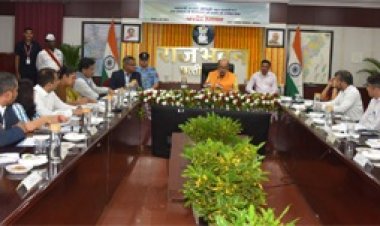 केवल रिर्पाेर्ट पर निर्भर न रहें, निचले स्तर पर जाकर योजनाओें का क्रियान्वयन देखें- डेका