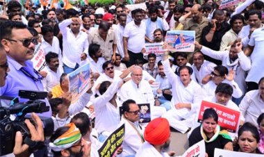 कांग्रेस का चक्का जाम,वरिष्ठ नेता रहे मौजूद