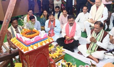 मुख्यमंत्री निवास में हरेली उत्सव: साय ने गौरी-गणेश, नवग्रह की पूजा कर भगवान शिव का किया अभिषेक