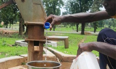 ग्राम राँपा में हैंडपंप के जल स्रोत में क्लोरीनेशन से ग्रामीणों को मिला स्वच्छ जल का तोहफ़ा
