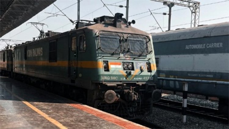 जयरामनगर में उतरने के लिए युवतियों ने की चेन पुलिंग