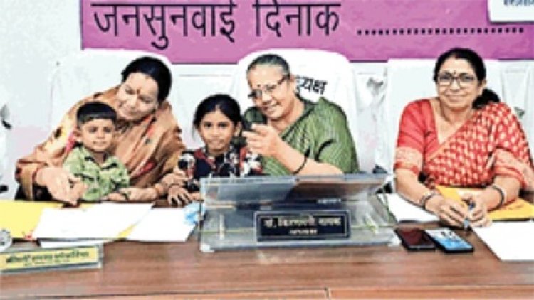 पत्नी ने आयोग को सुनाई व्यथा, तो दूसरी महिला पर कार्रवाई