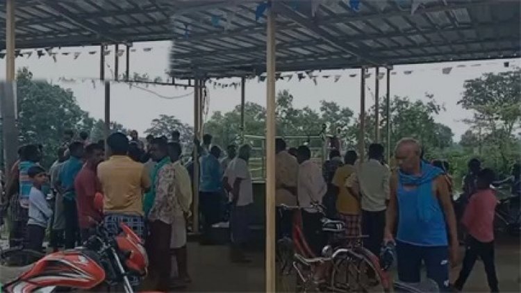 धार्मिक स्थल पर तोड़-फोड़, आक्रोशित हुए ग्रामीण