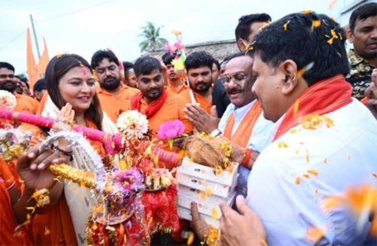 उपमुख्यमंत्री  विजय शर्मा ने  पंडरिया विधायक भावना बोहरा और शिवभक्तों का पांडातराई में  किया आत्मीय स्वागत