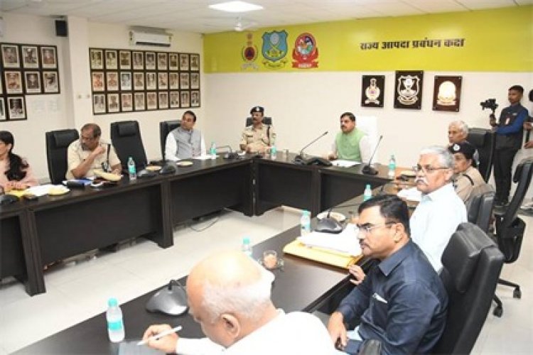 सजग रहें, एहतिहात बरतें, वर्षा प्रभावितों के भोजन-पानी, रहवास और दवा सबकी व्यवस्था करें : मुख्यमंत्री डॉ. यादव