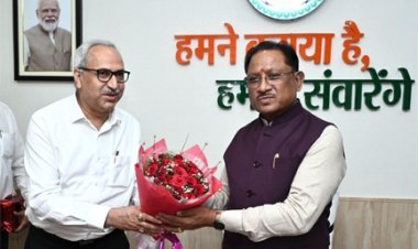 मुख्यमंत्री विष्णु देव साय से भिलाई स्टील प्लांट के नवनियुक्त निदेशक चित्त रंजन महापात्र ने की सौजन्य मुलाकात