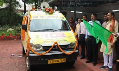 स्वास्थ्य मंत्री याम बिहारी जायसवाल ने अंतर्राष्ट्रीय युवा दिवस के अवसर पर एड्स जागरूकता वाहन को हरी झंडी दिखाकर किया रवाना