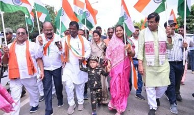 तिरंगा रैली में शामिल हुईं महिला एवं बाल विकास मंत्री लक्ष्मी राजवाड़े