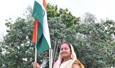 हर घर तिरंगा अभियान - मंत्री लक्ष्मी राजवाड़े ने निज निवास पर फहराया तिरंगा