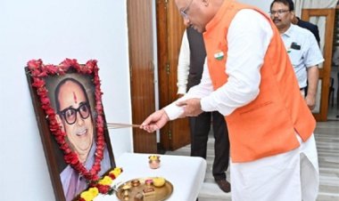 मुख्यमंत्री विष्णु देव साय ने स्वर्गीय कुशाभाऊ ठाकरे की जयंती पर किया नमन