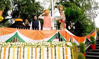 मुख्यमंत्री डॉ. यादव ने स्वतंत्रता दिवस पर मुख्यमंत्री निवास परिसर में किया ध्वजारोहण