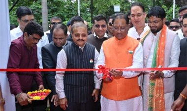 मुख्यमंत्री साय ने स्वतंत्रता दिवस पर टाउन हॉल में छायाचित्र प्रदर्शनी का किया शुभारंभ