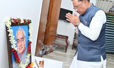 मुख्यमंत्री साय ने अटल बिहारी वाजपेयी की पुण्यतिथि पर उन्हें किया नमन