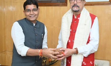 राज्यपाल डेका से राजस्व मंत्री वर्मा ने  की सौजन्य भेंट