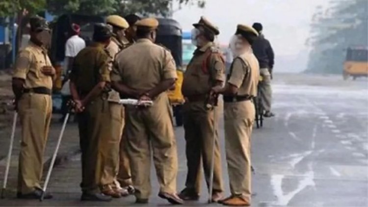 पुलिसकर्मियों पर गबन का आरोप