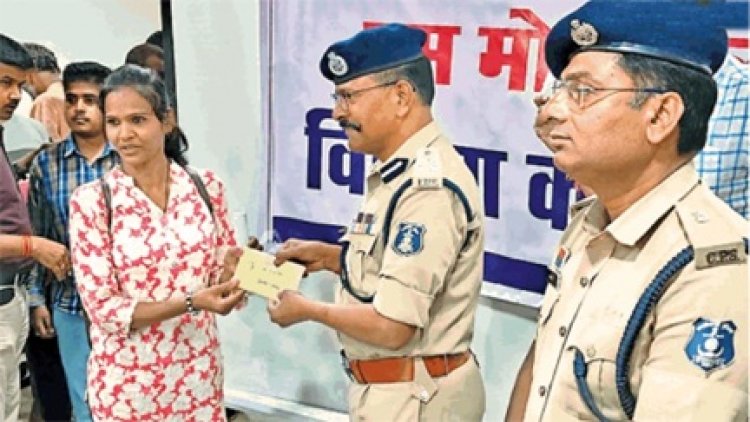 पुलिस ने खोज निकाले 50 लाख के गुम मोबाइल, 250 लोगों को लौटाए गए फोन
