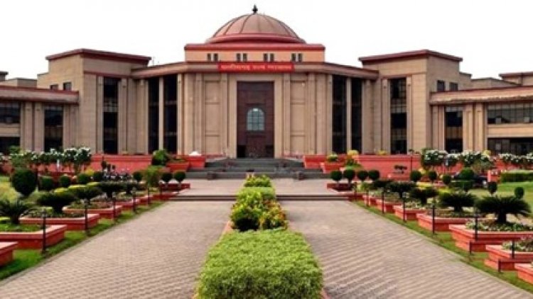 सड़क पर रील्स बनाने के मामले में हाई कोर्ट ने संज्ञान लिया