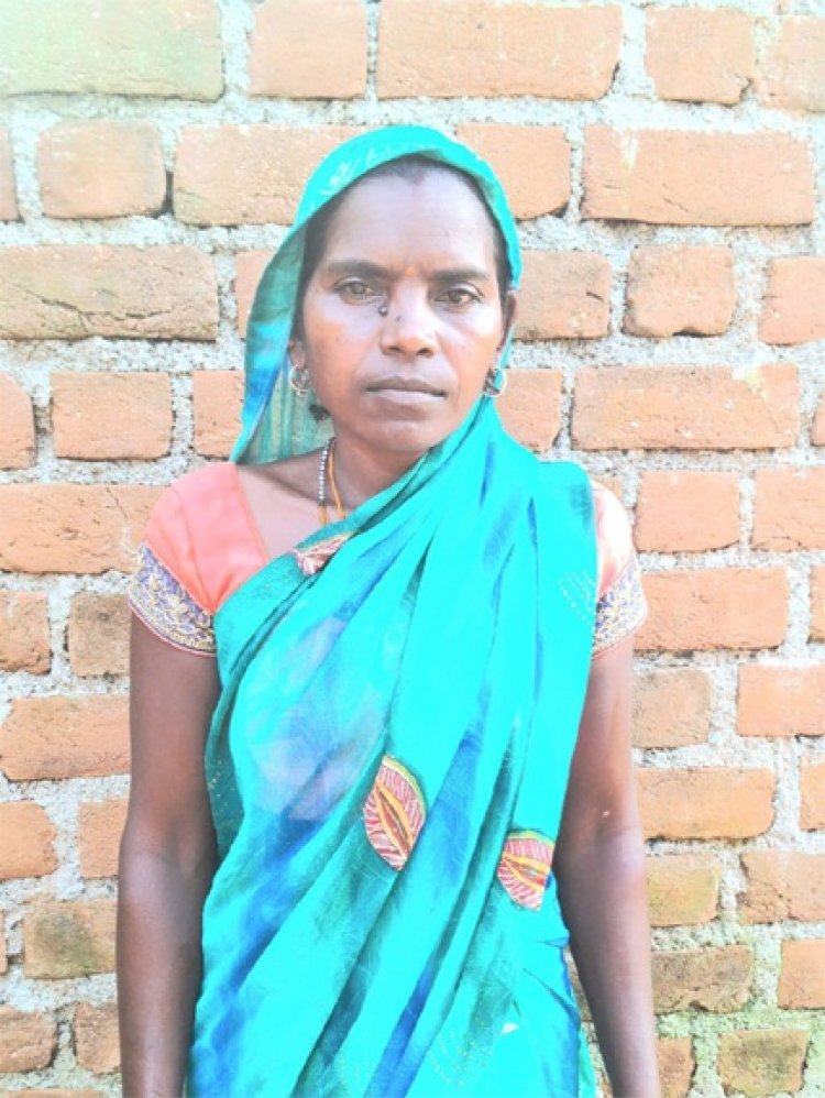 महतारी वंदन योजना बनी ग्रामीण महिलाओं का सहारा 18 किश्तों से  नाग को मिली आर्थिक मजबूती