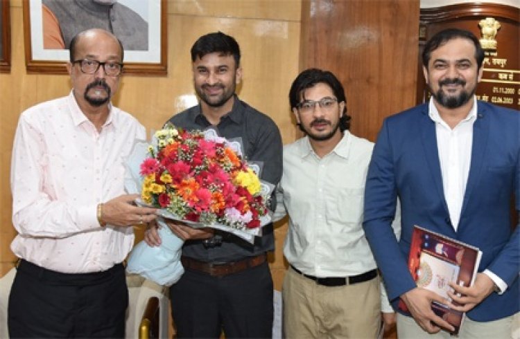 राज्यपाल डेका से स्किल्स शाला फाउंडेशन के संचालक ने की सौजन्य भेंट