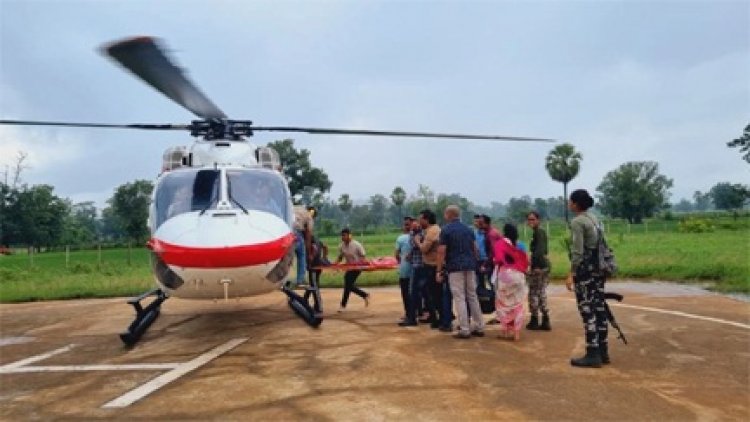 आंगनबाड़ी कार्यकर्ता को हेलीकॉप्टर से किया गया रेस्क्सू