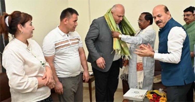 उज्बेकिस्तान के वैज्ञानिकों ने कृषि मंत्री रामविचार नेताम से की मुलाकात