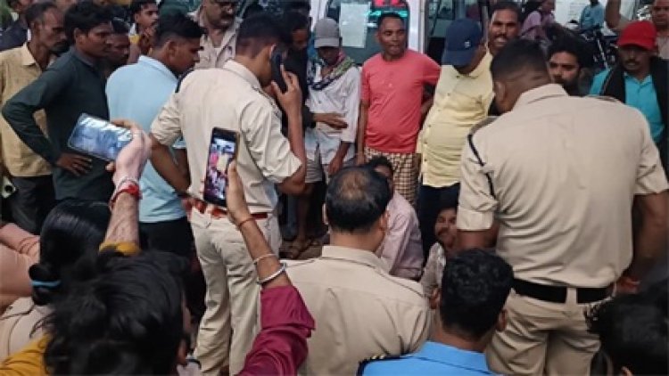 अस्पताल में भर्ती मासूम बेटी को देखने जा रहे पिता को कार ने मारी टक्कर, मौत