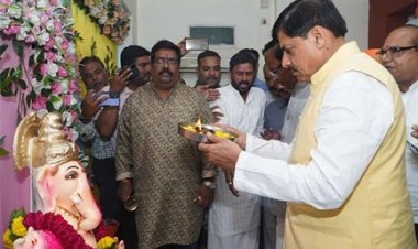 मुख्यमंत्री डॉ. यादव उज्जैन प्रेस क्लब में भगवान श्री गणेश की आरती में हुए शामिल