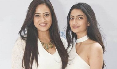 टीवी और फिल्म अभिनेत्री श्वेता तिवारी बेटी को बर्तन धोने पर देती हैं 1000 रुपये