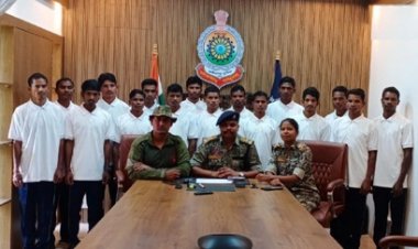 नारायणपुर जिले में 17 माओवादियों ने किया सरेंडर