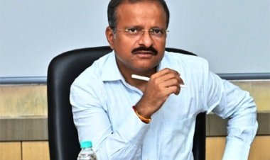 मुख्यमंत्री के प्रमुख सचिव ने नक्सल प्रभावित जिलों में विकास कार्यों की समीक्षा की