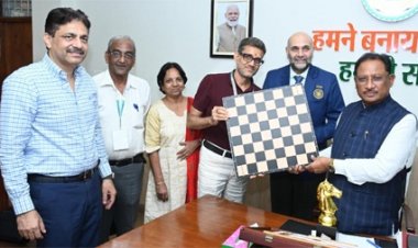 मुख्यमंत्री साय से ग्रैंडमास्टर प्रवीण महादेव थिप्से ने की सौजन्य भेंट