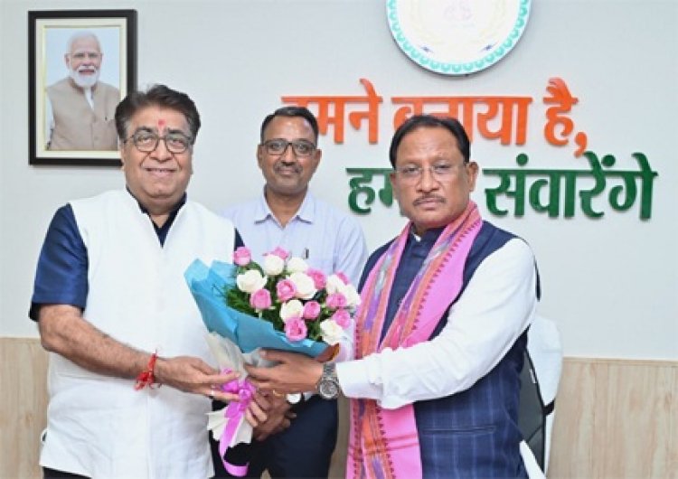 मुख्यमंत्री से ट्रिपल आई टी नया रायपुर के निदेशक प्रोफेसर ओमप्रकाश व्यास ने की सौजन्य मुलाकात