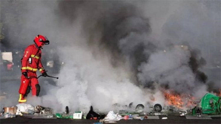 नेपाल के बाद अब फ्रांस में बवाल