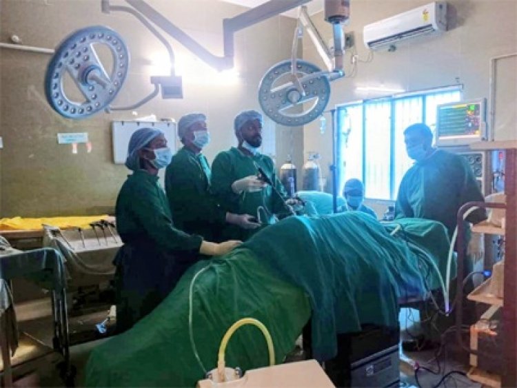 कोण्डागांव जिला अस्पताल ने रचा इतिहास, पहली बार लेप्रोस्कोपिक पद्धति से सफल किडनी ऑपरेशन