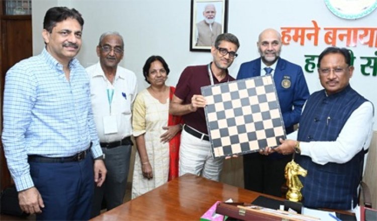 मुख्यमंत्री साय से ग्रैंडमास्टर प्रवीण महादेव थिप्से ने की सौजन्य भेंट