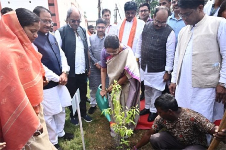 प्रधानमंत्री मोदी के जन्म दिवस पर स्वस्थ्य नारी-सशक्त परिवार योजना का देशव्यापी शुभारंभ