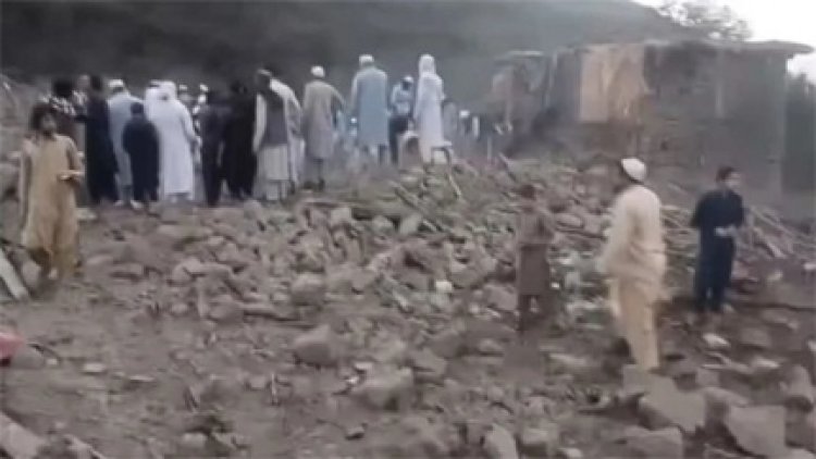 पाकिस्तानी वायु सेना ने अपने ही नागरिकों पर गिराए बम, 30 की मौत