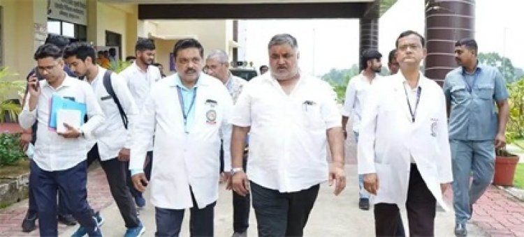 छात्रों की बात, जनप्रतिनिधि के साथ: संस्कृति मंत्री ने की मेडिकल छात्रों से चर्चा