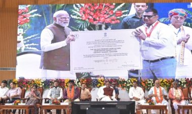 प्रधानमंत्री नरेन्द्र मोदी ने किसानों के लिए 41 हजार करोड़ रूपए से अधिक की दो नई योजनाओं का किया शुभारंभ